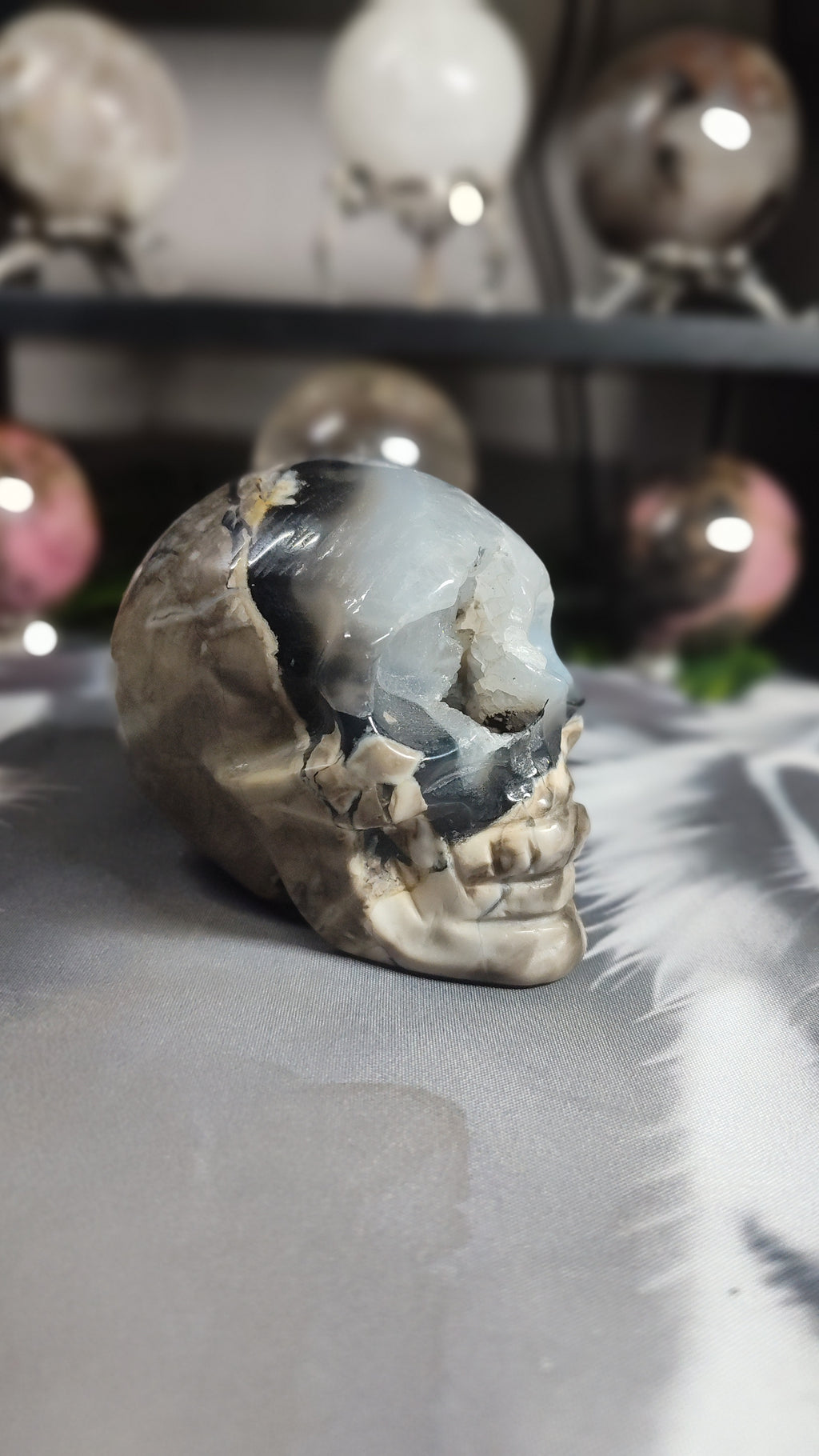 Volcanic Agate skull
